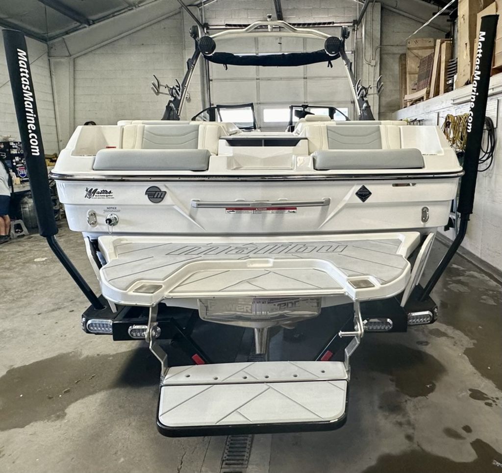 2024 Malibu Boats 23 LSV