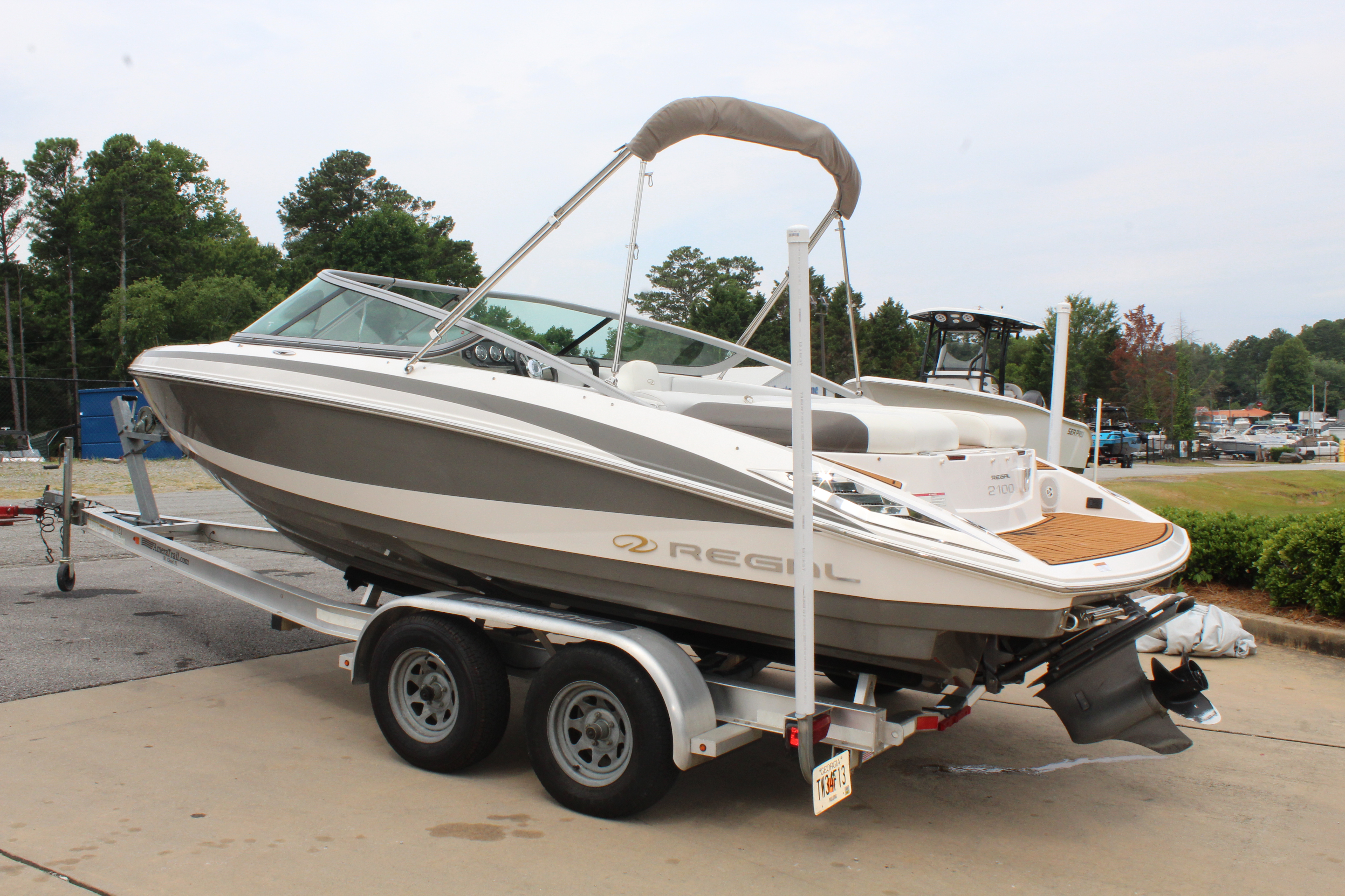 2011 Regal 2100