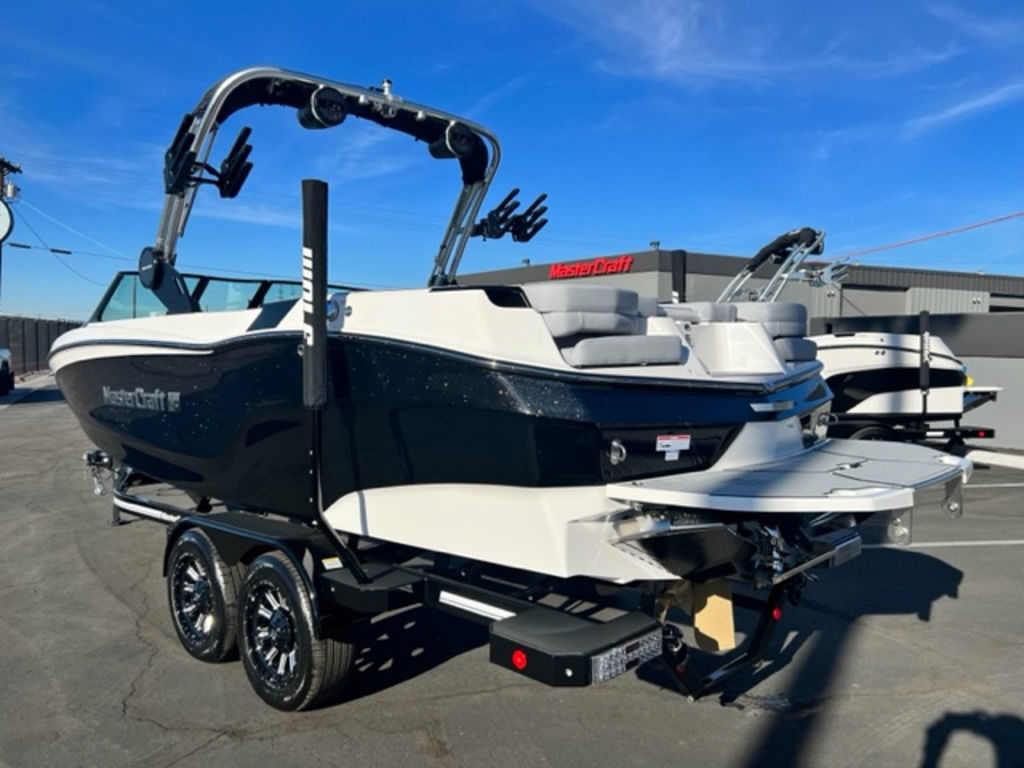 2024 Mastercraft XT24