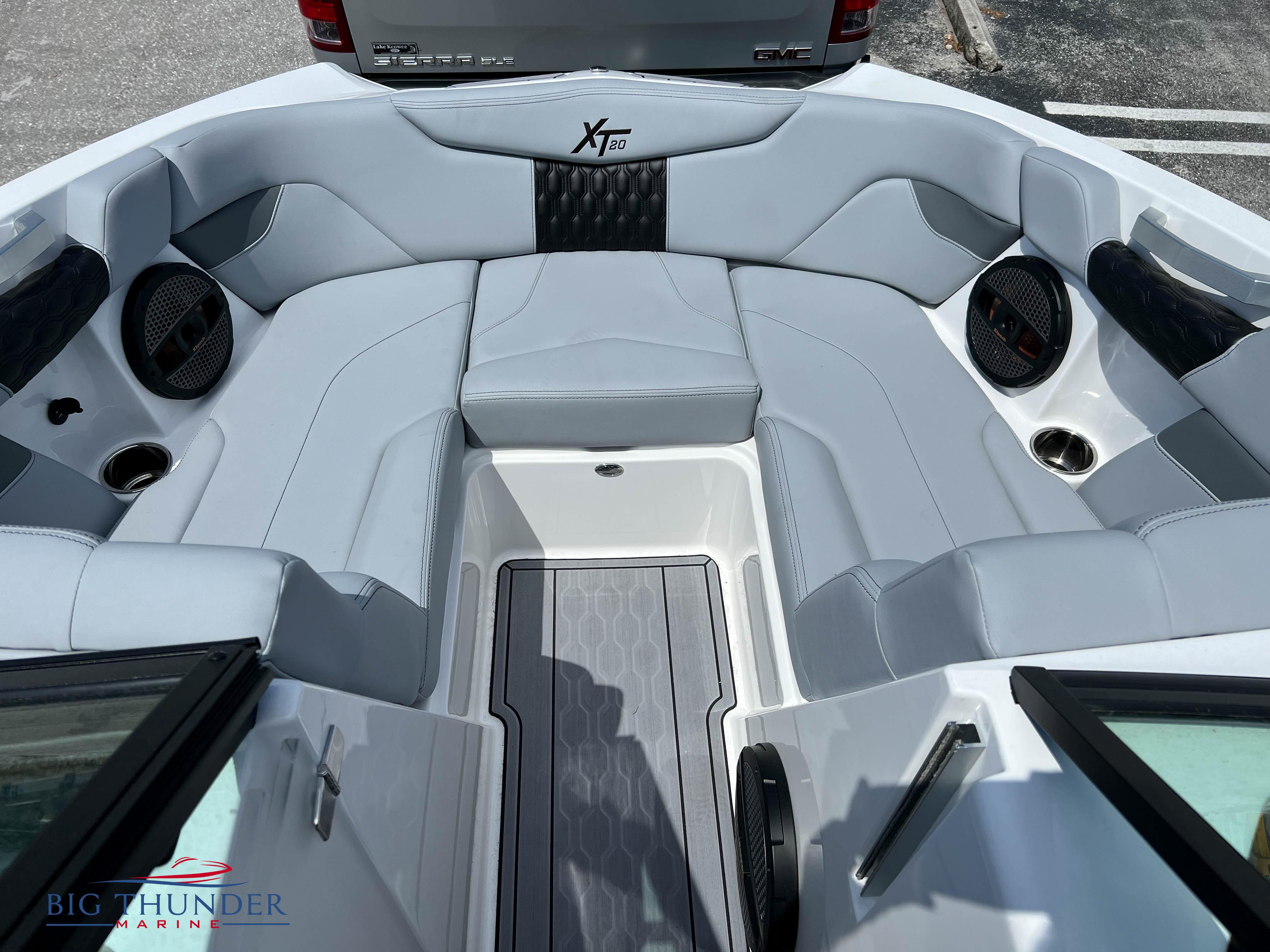 2023 Mastercraft XT20