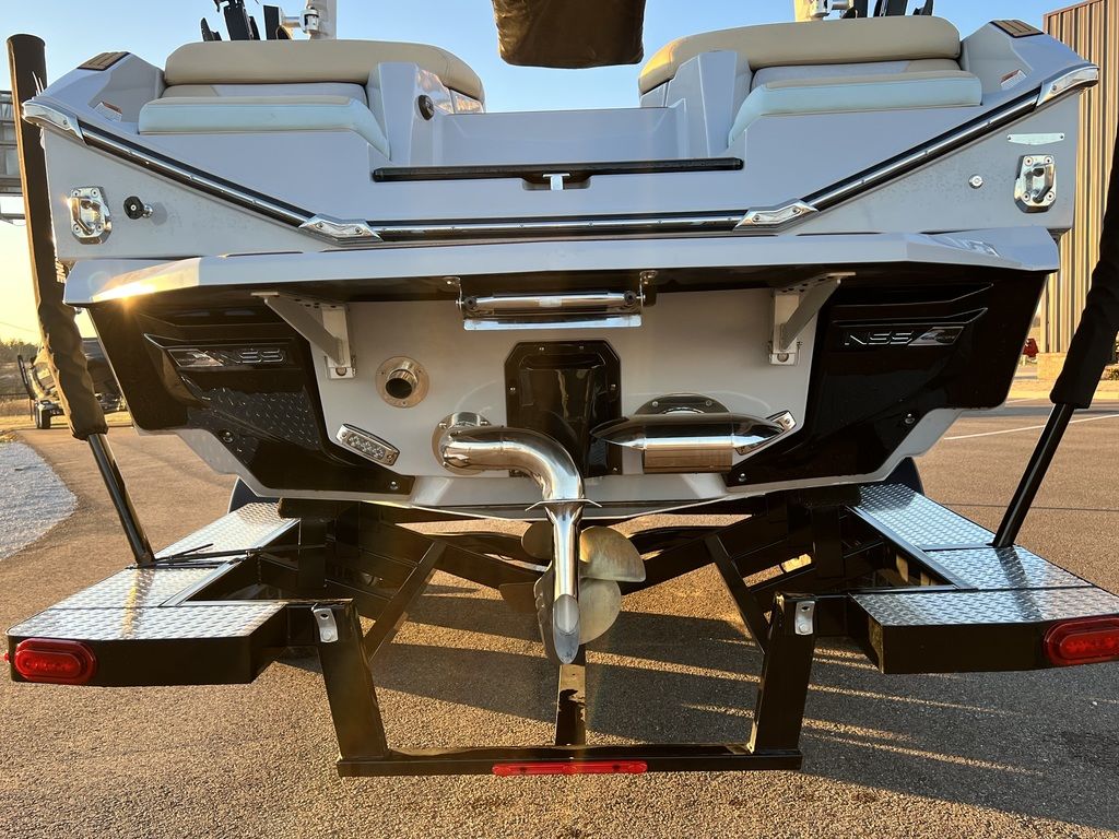 2022 Nautique G23