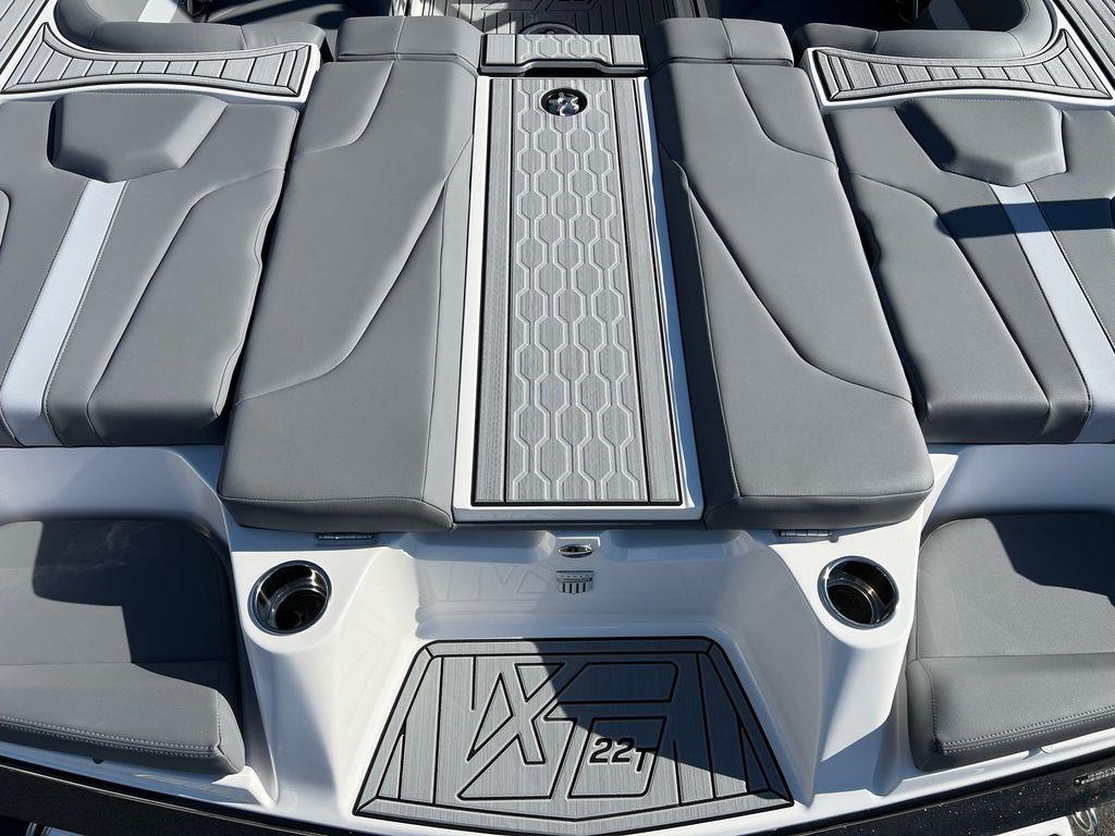 2024 MasterCraft XT22 T
