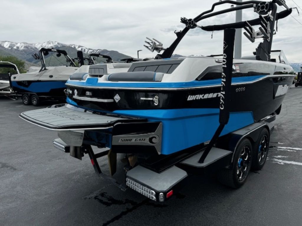 2021 Malibu Boats 23 LSV