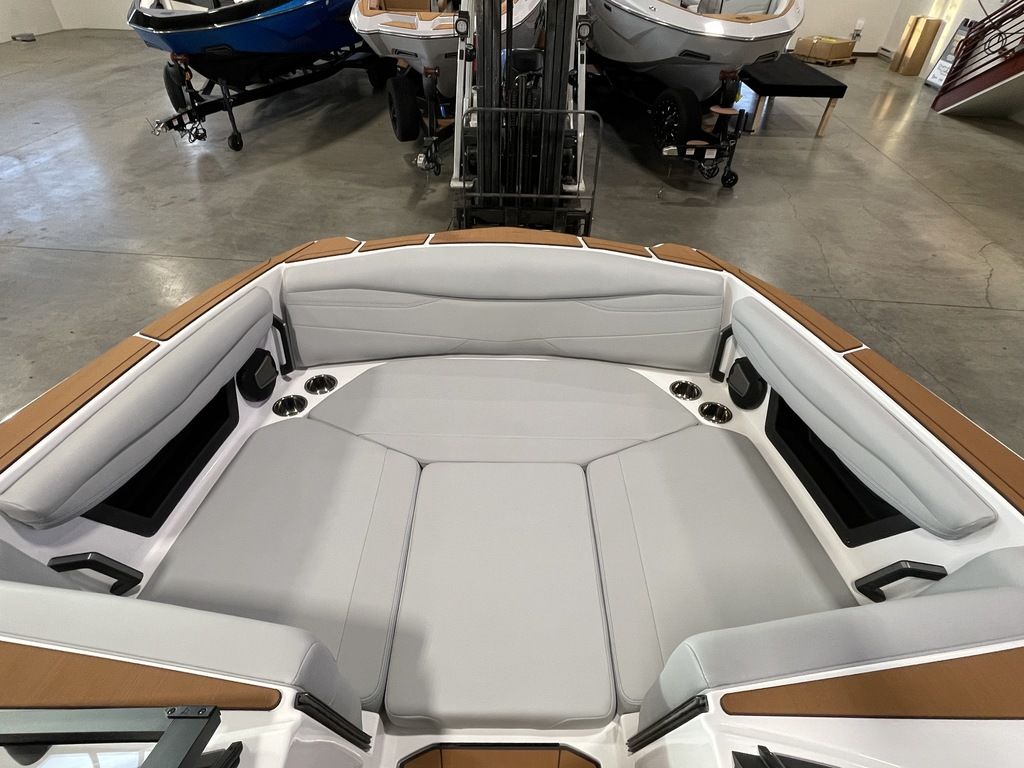 2025 Axis Wake Research A225
