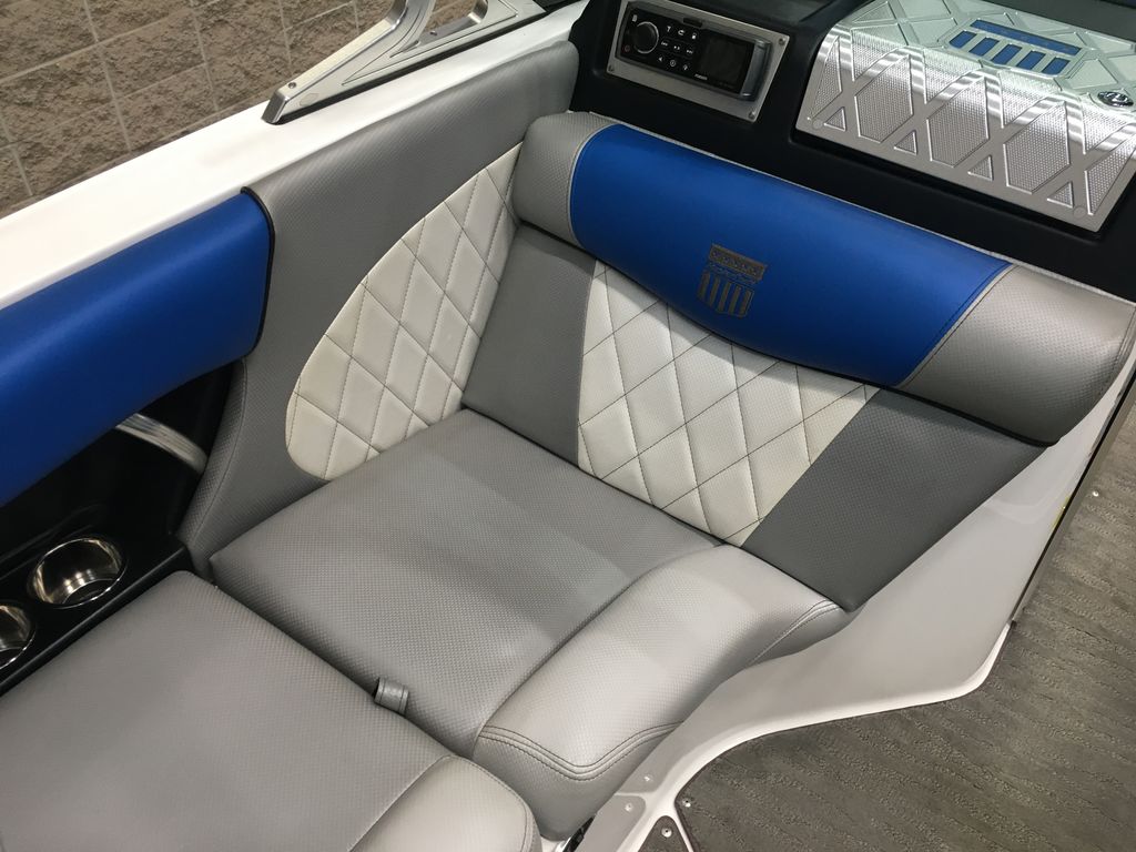 2015 MasterCraft X46 Icon