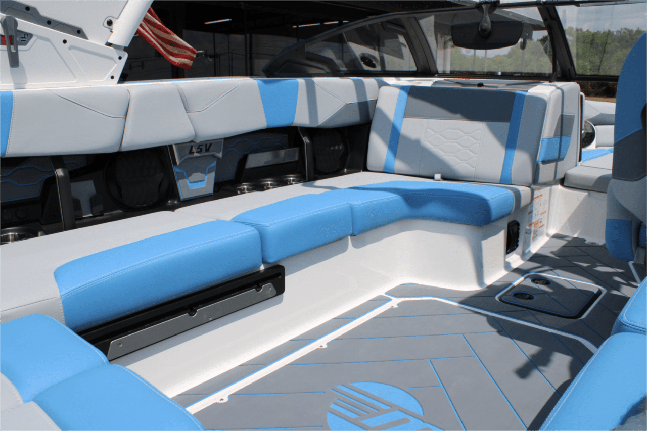 2025 Malibu 23 LSV