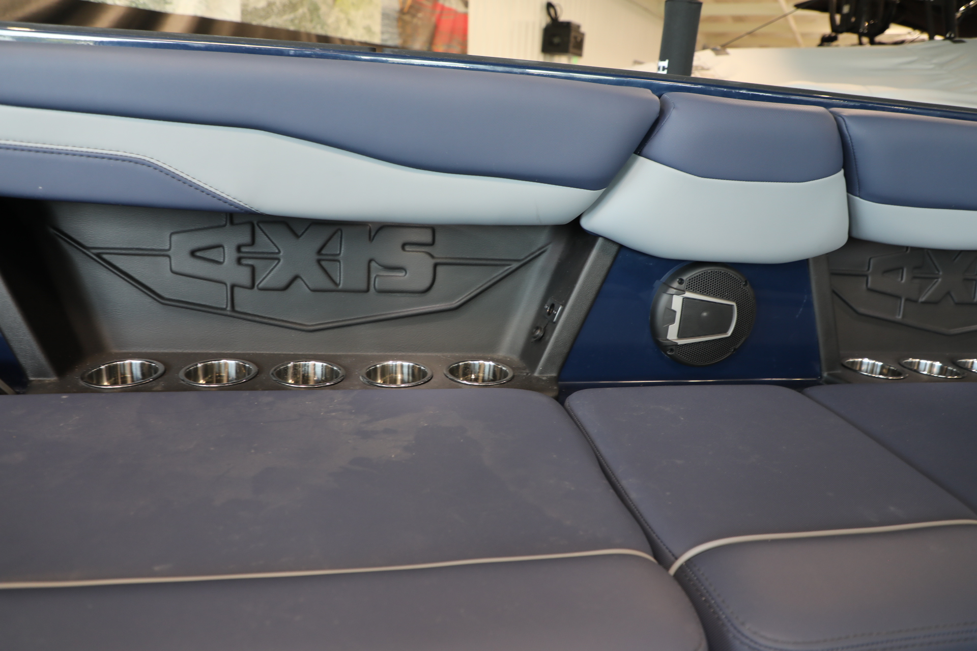 2024 Axis T250