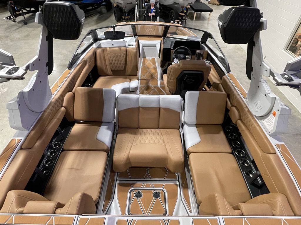 2025 Malibu Boats M230
