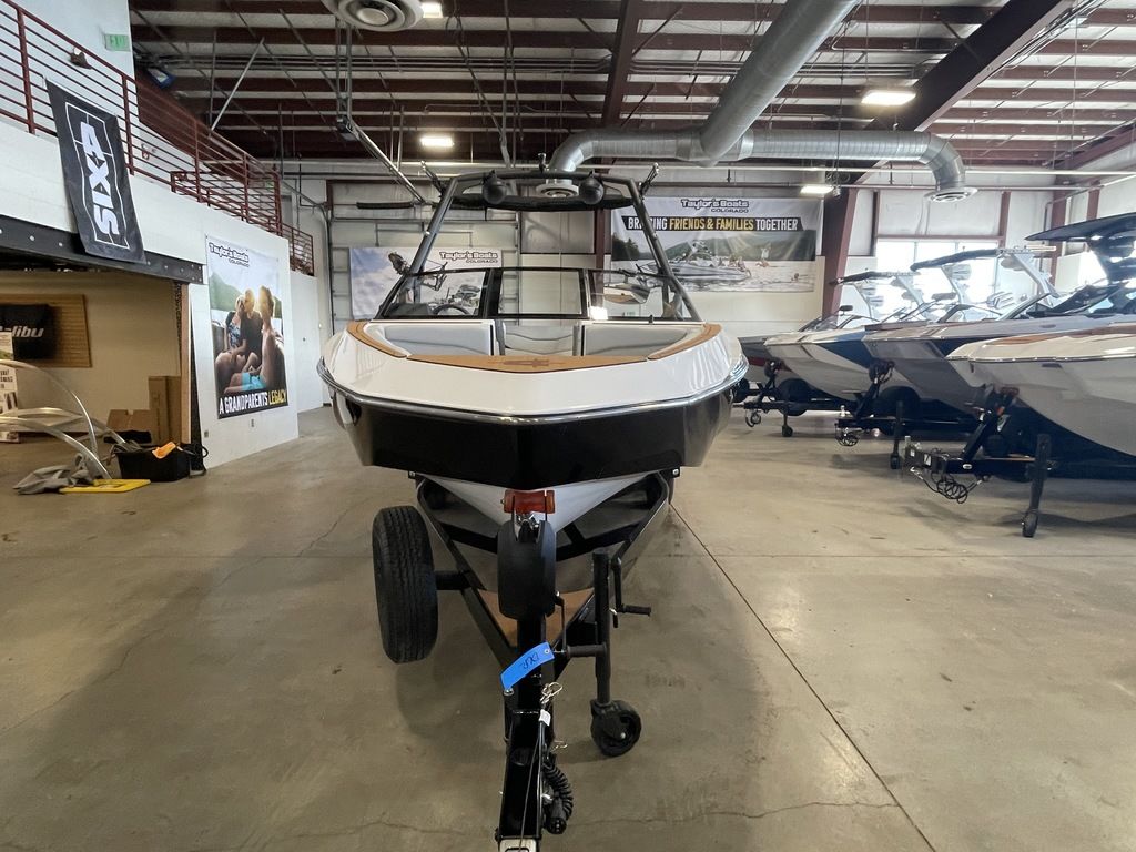 2025 Axis Wake Research T220