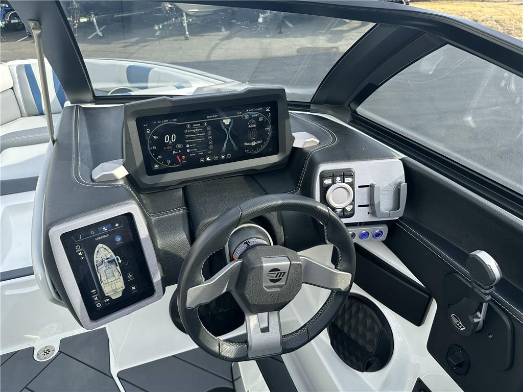 2023 Malibu 22 LSV WAKESETTER TB **Price Reduced**