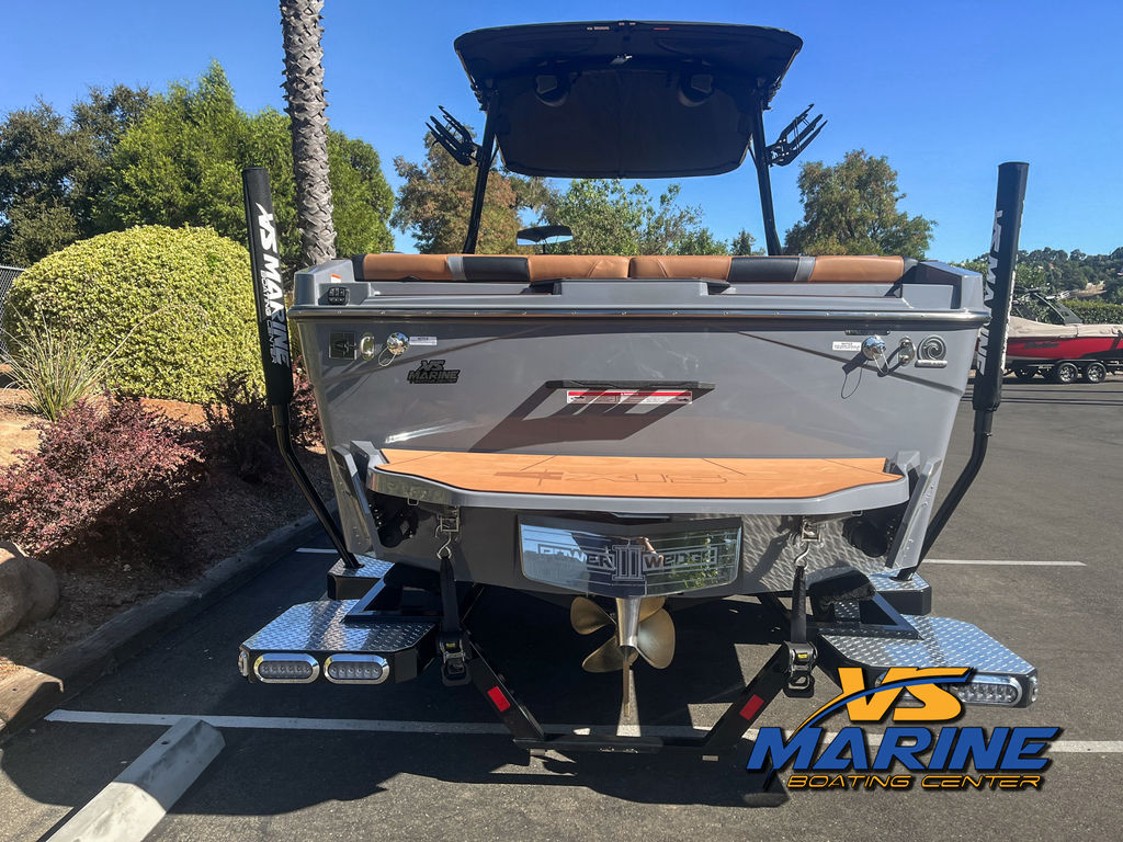 2025 Axis Wake Research T235