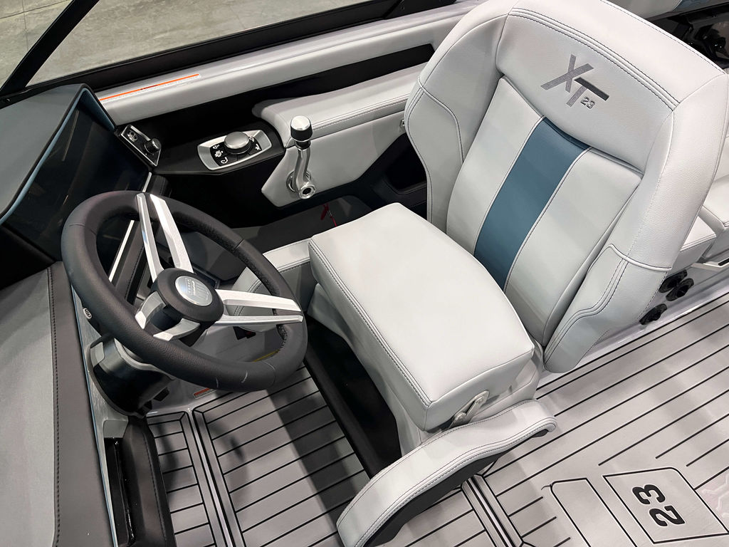 2025 MasterCraft XT23