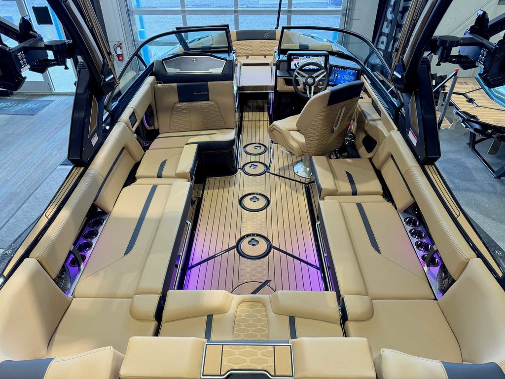2025 MasterCraft X24