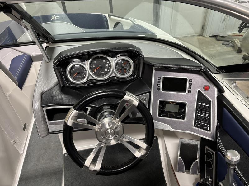 2018 MasterCraft XT20