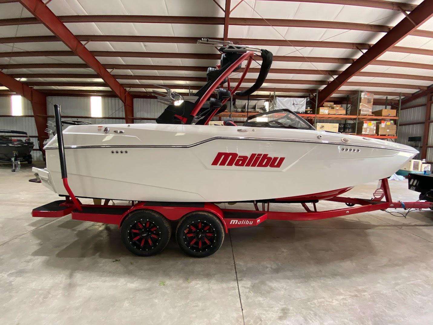 2023 MALIBU M220