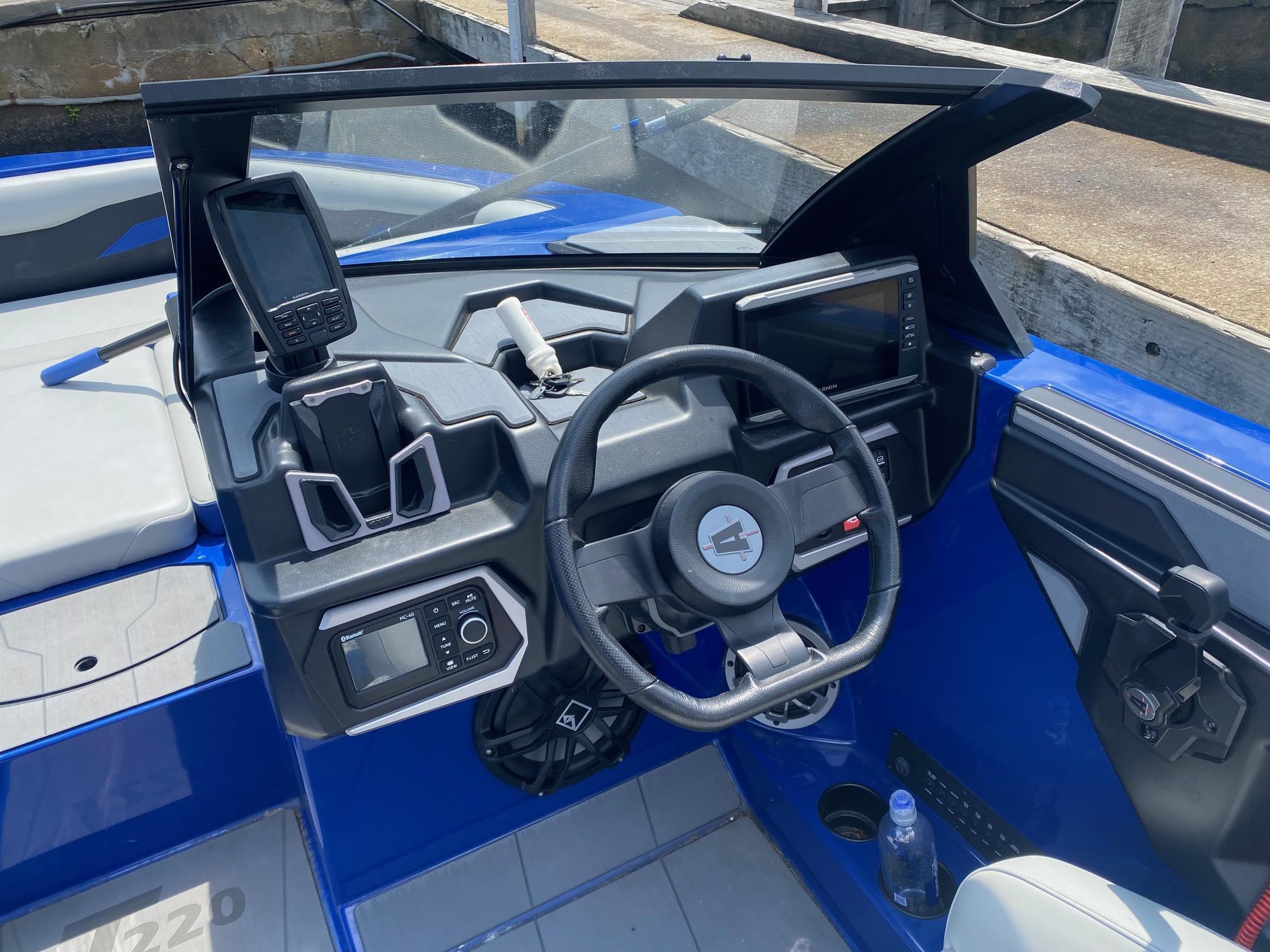 2022 22&#8242; Axis T220