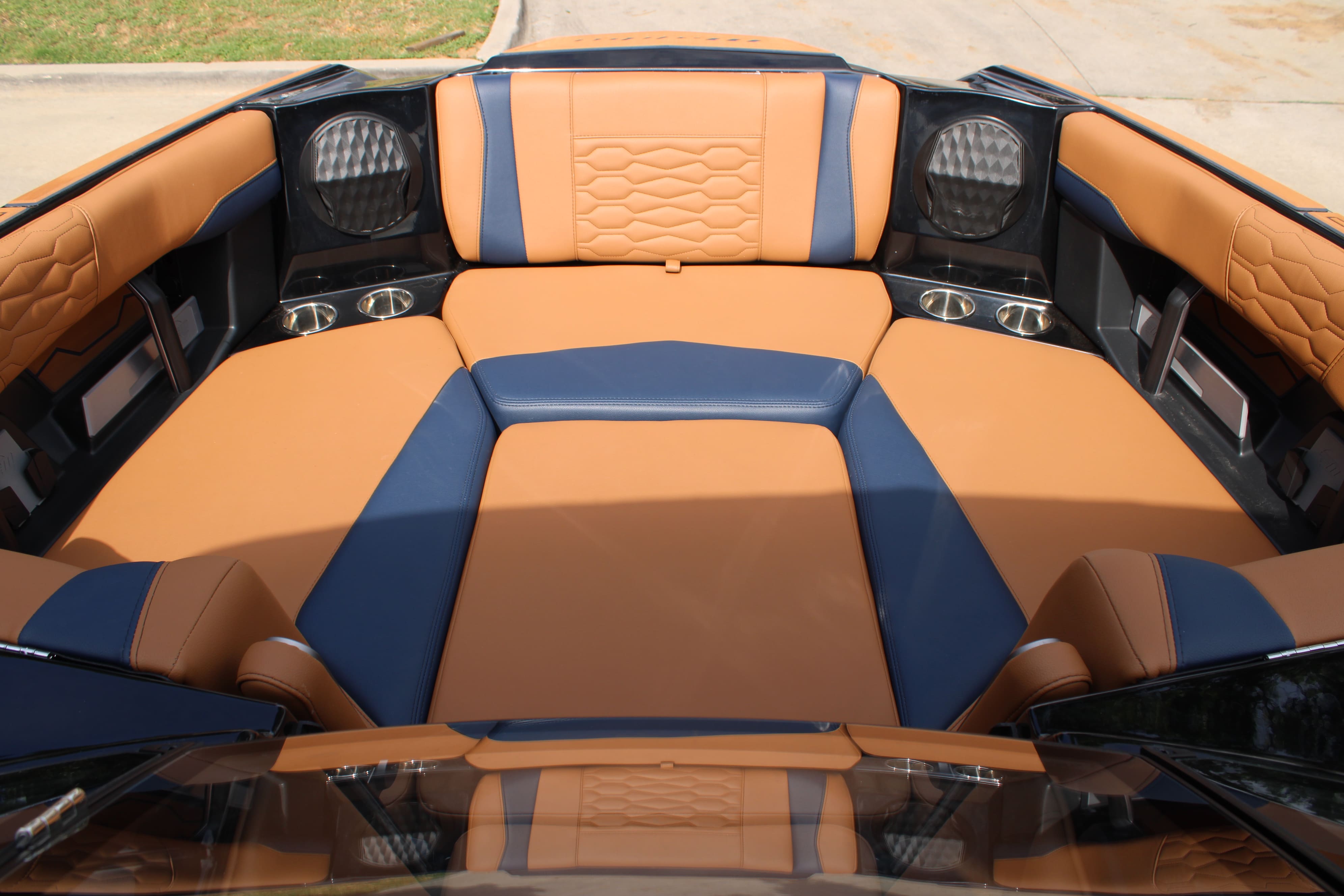 2025 Malibu 24 MXZ