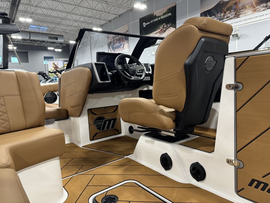 2024 Malibu Boats 25 LSV