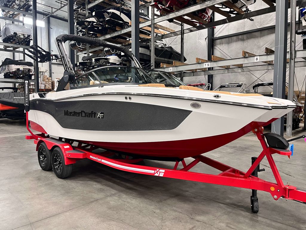 2025 MasterCraft XT22