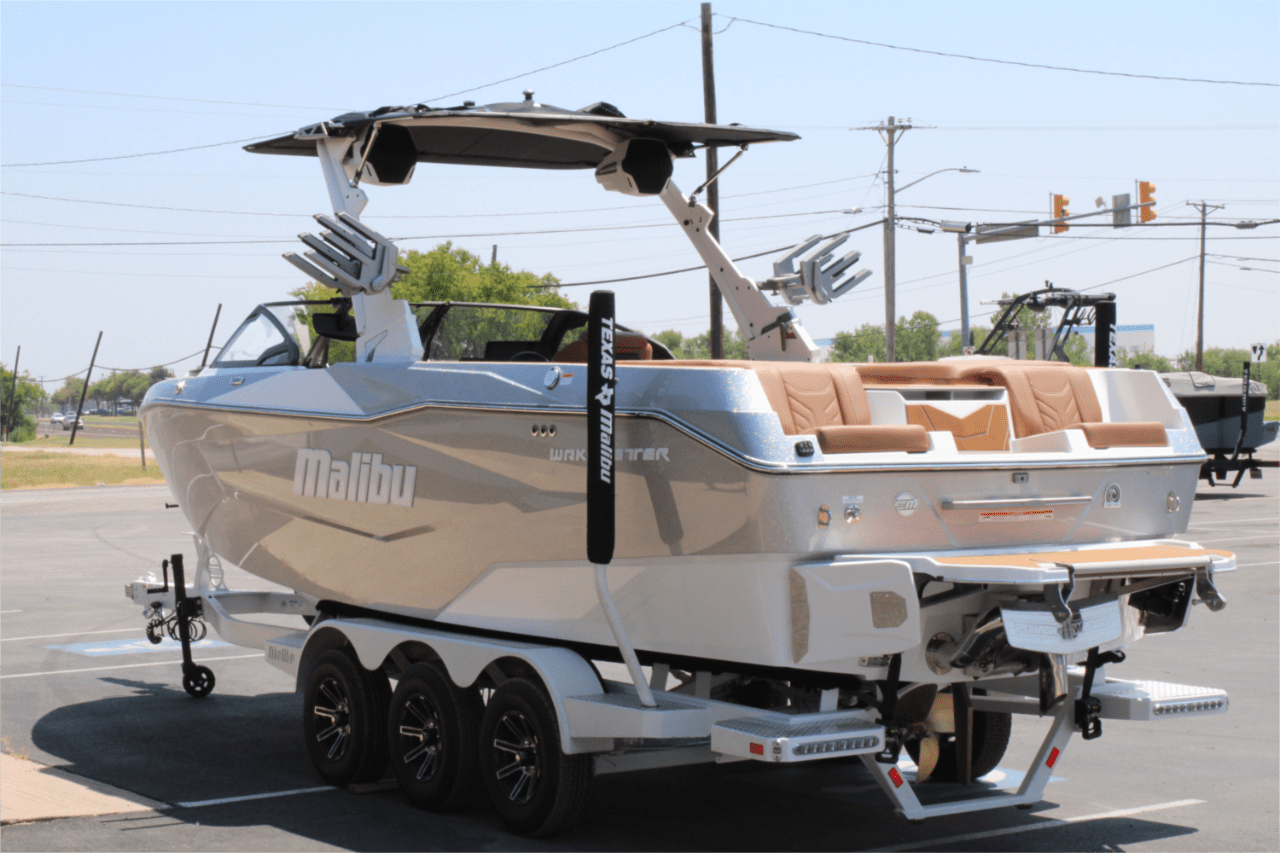2025 Malibu 25 LSV