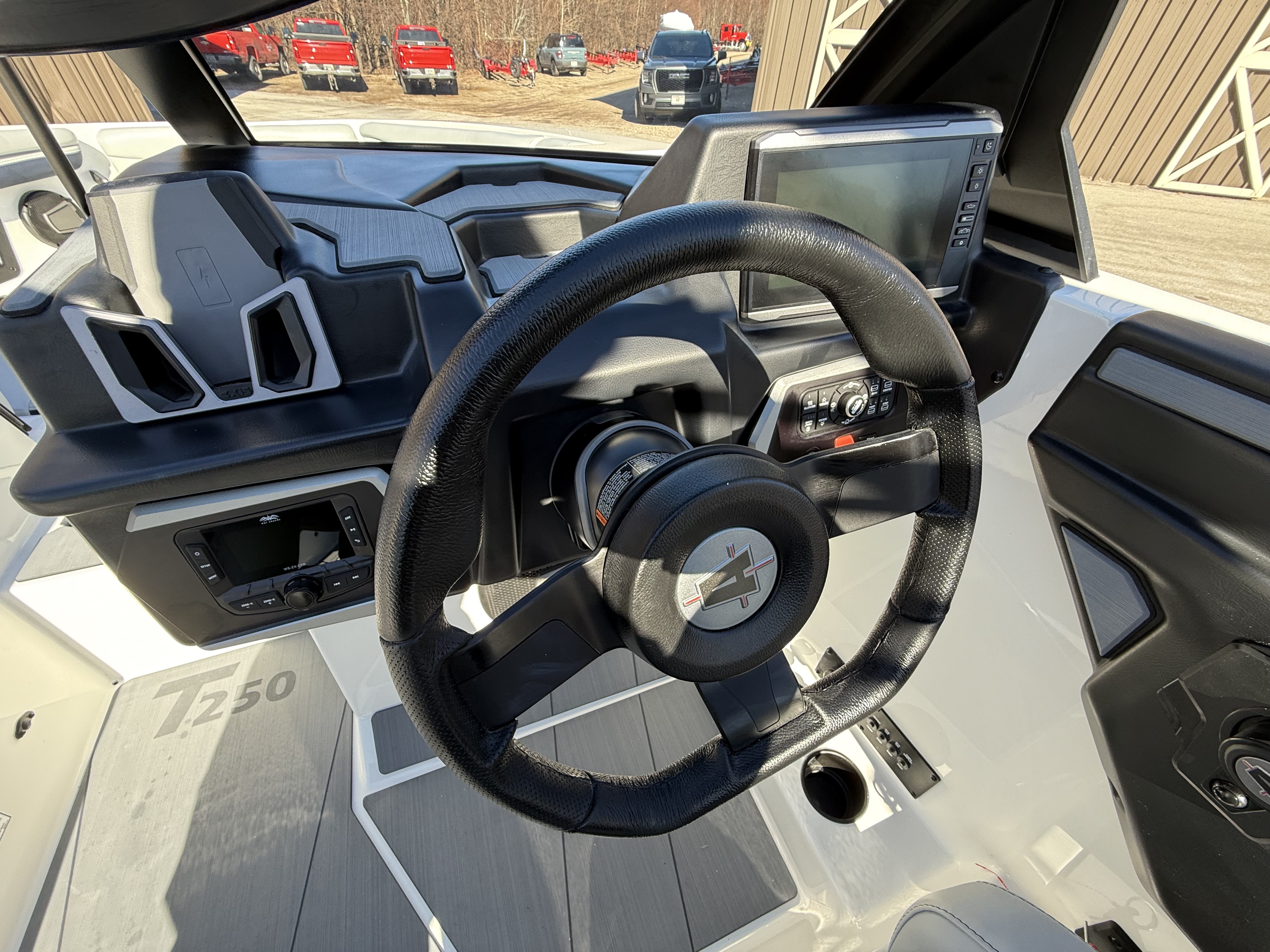 2025 Axis T250