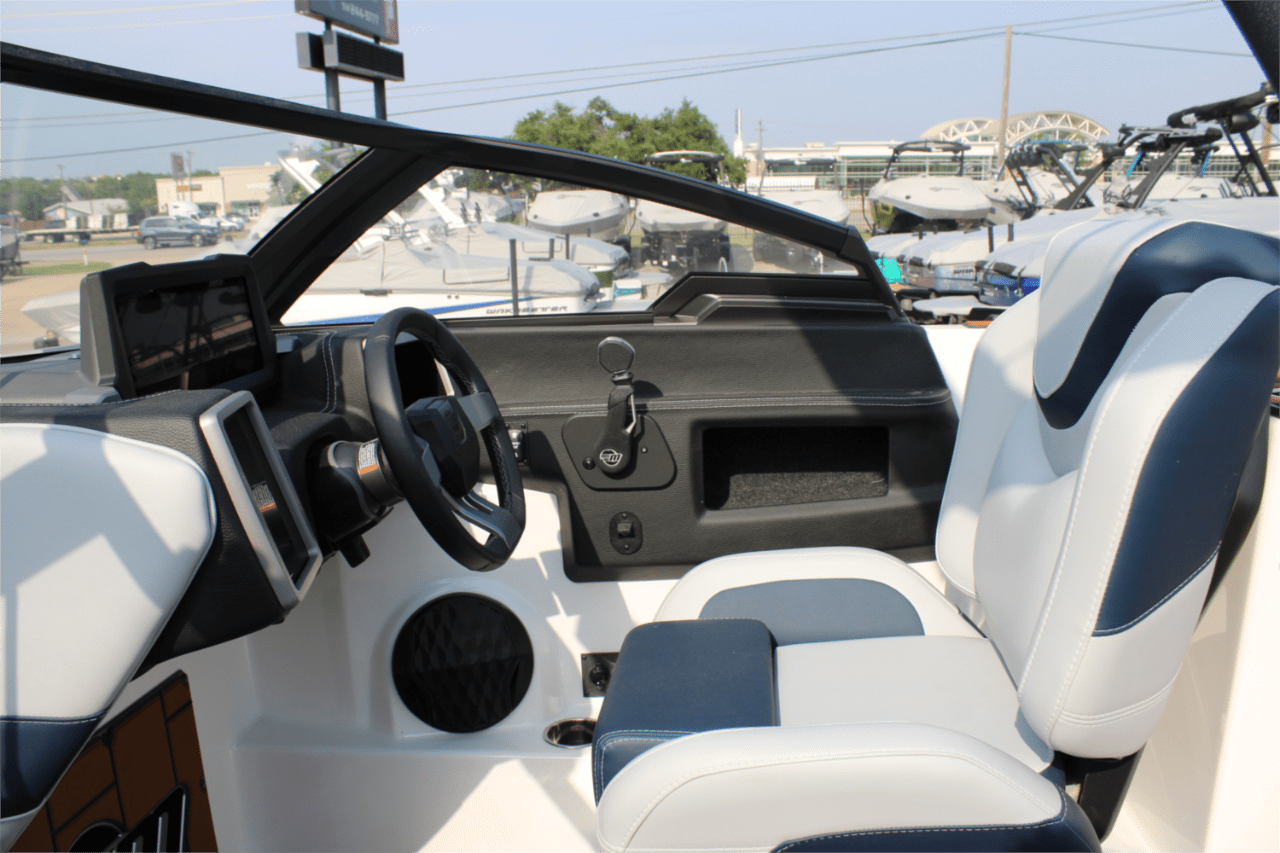 2023 Malibu 24 MXZ