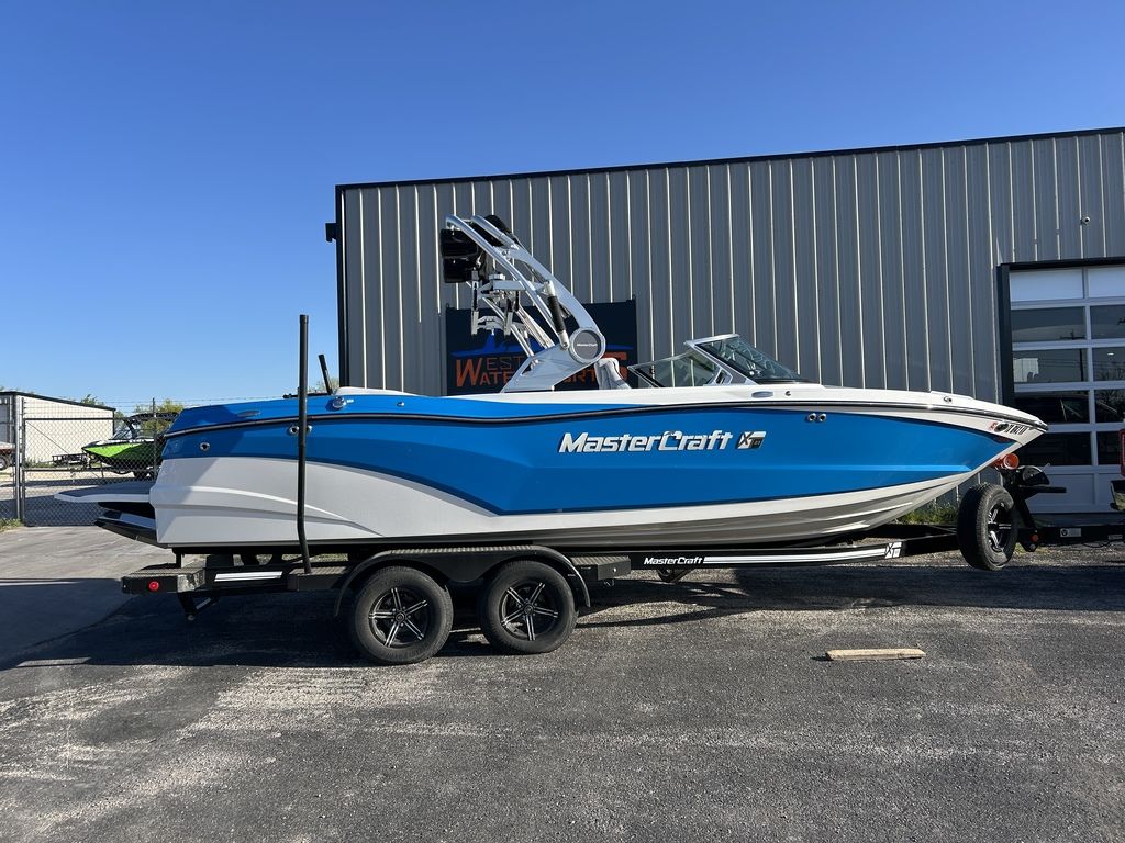 2021 MasterCraft XT23