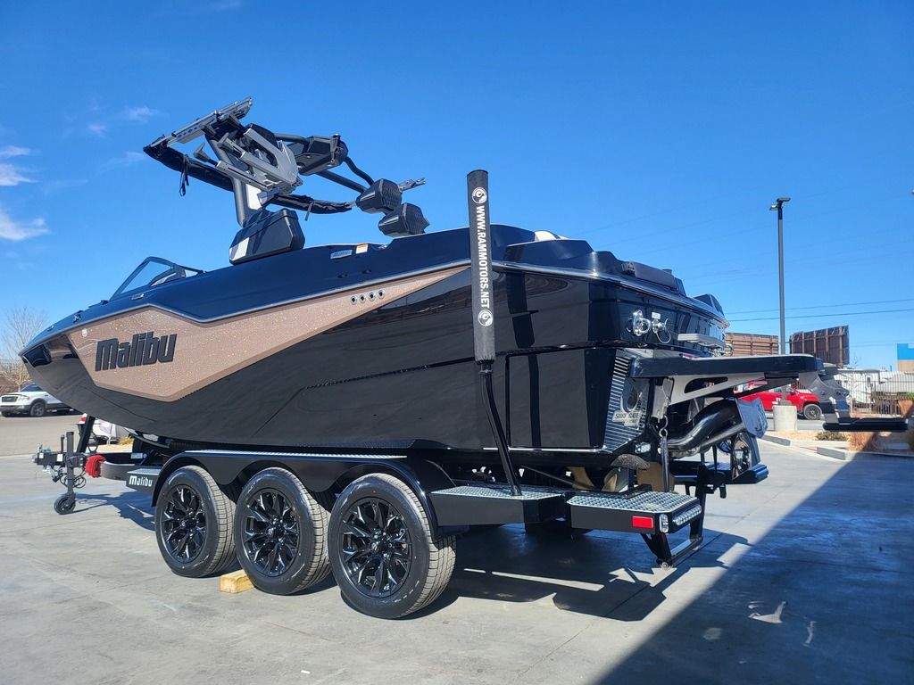 2025 Malibu Boats M230