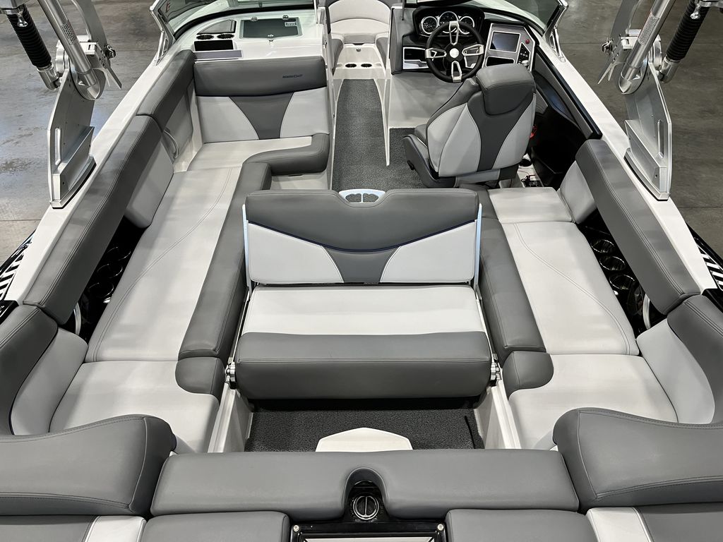 2019 MasterCraft XT23