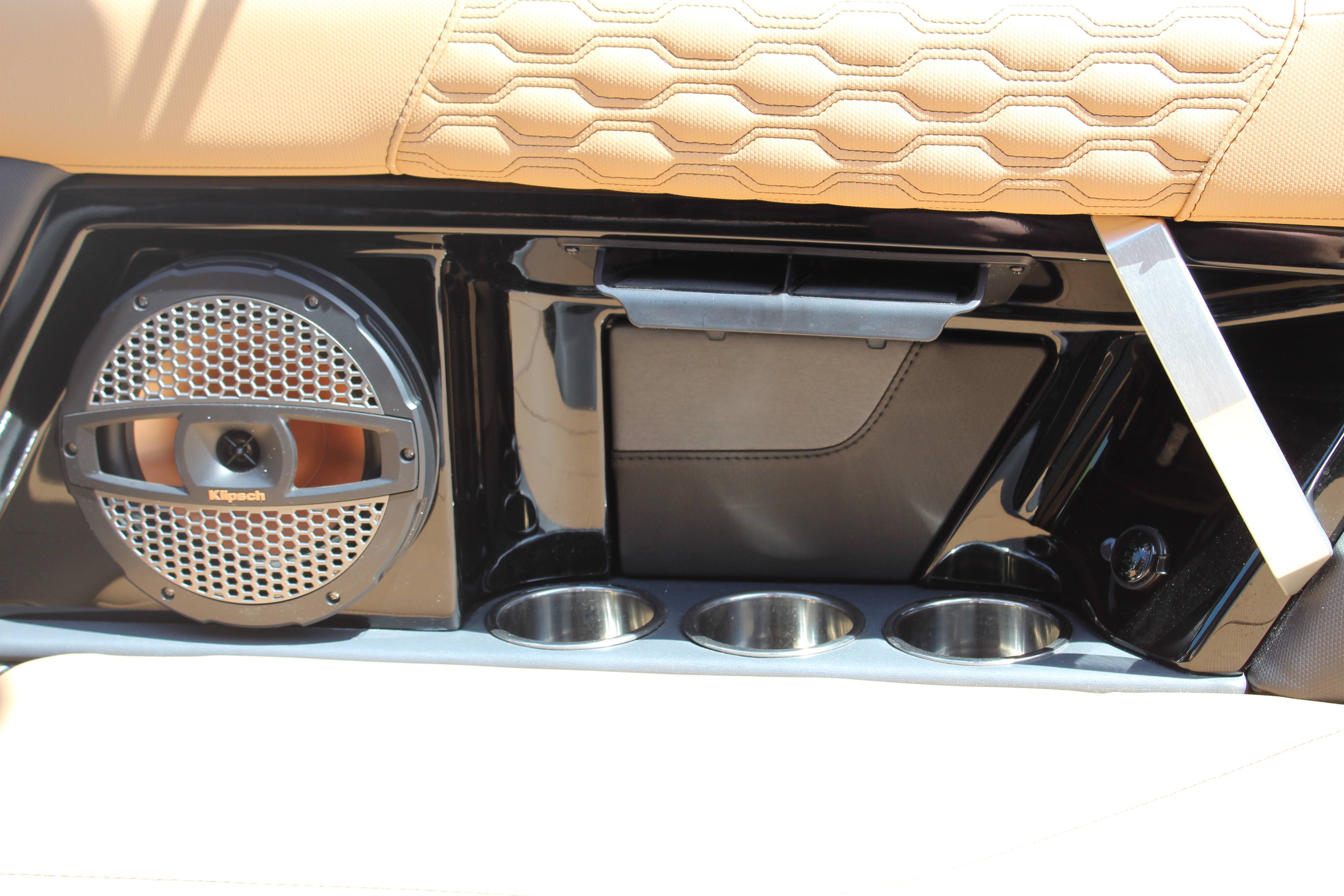 2024 MasterCraft XT23