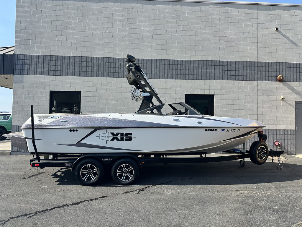 2015 Axis Wake Research T22