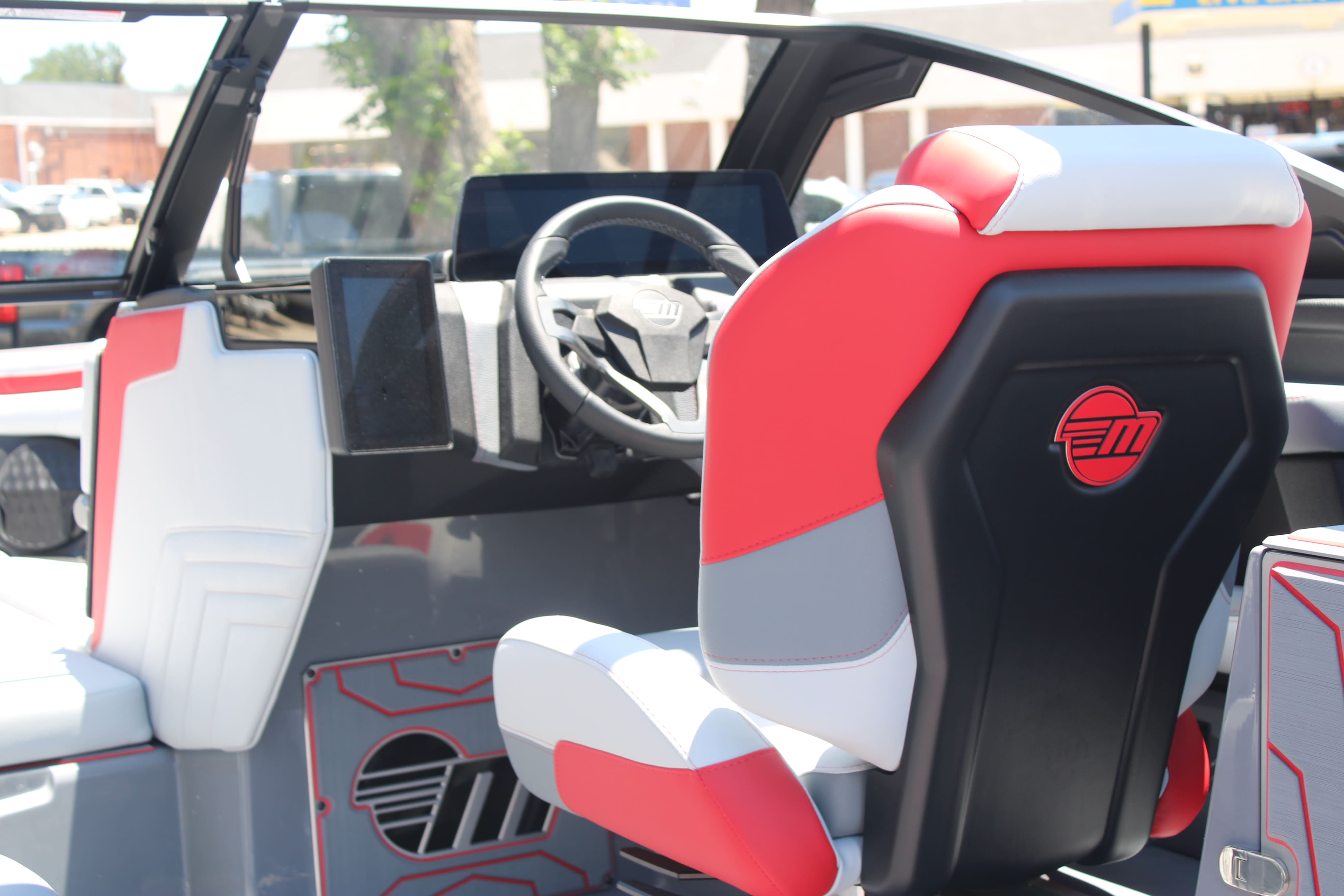 2025 Malibu 25 LSV