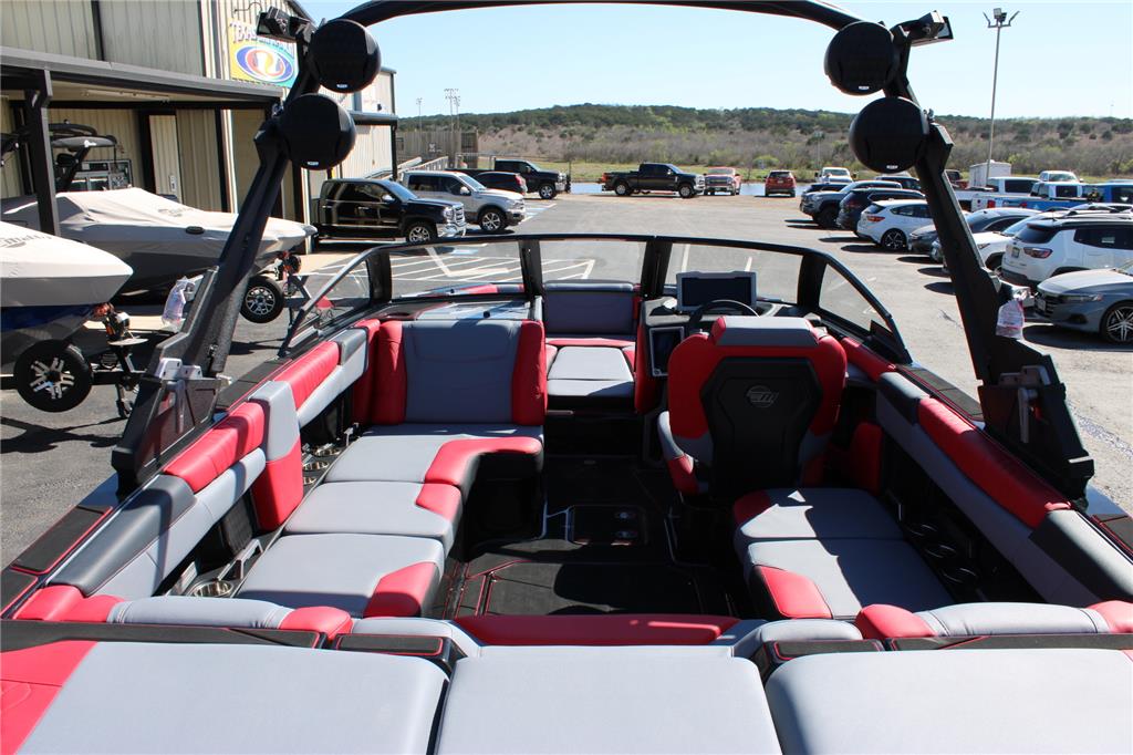 2023 Malibu M220