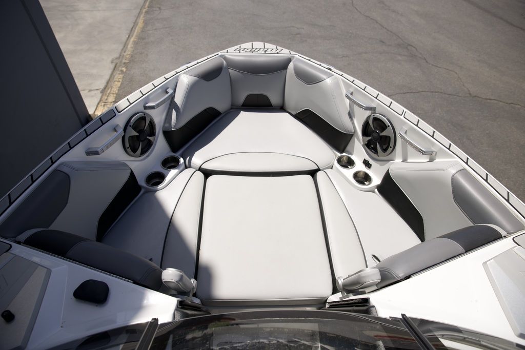 2020 Malibu Boats 23 LSV