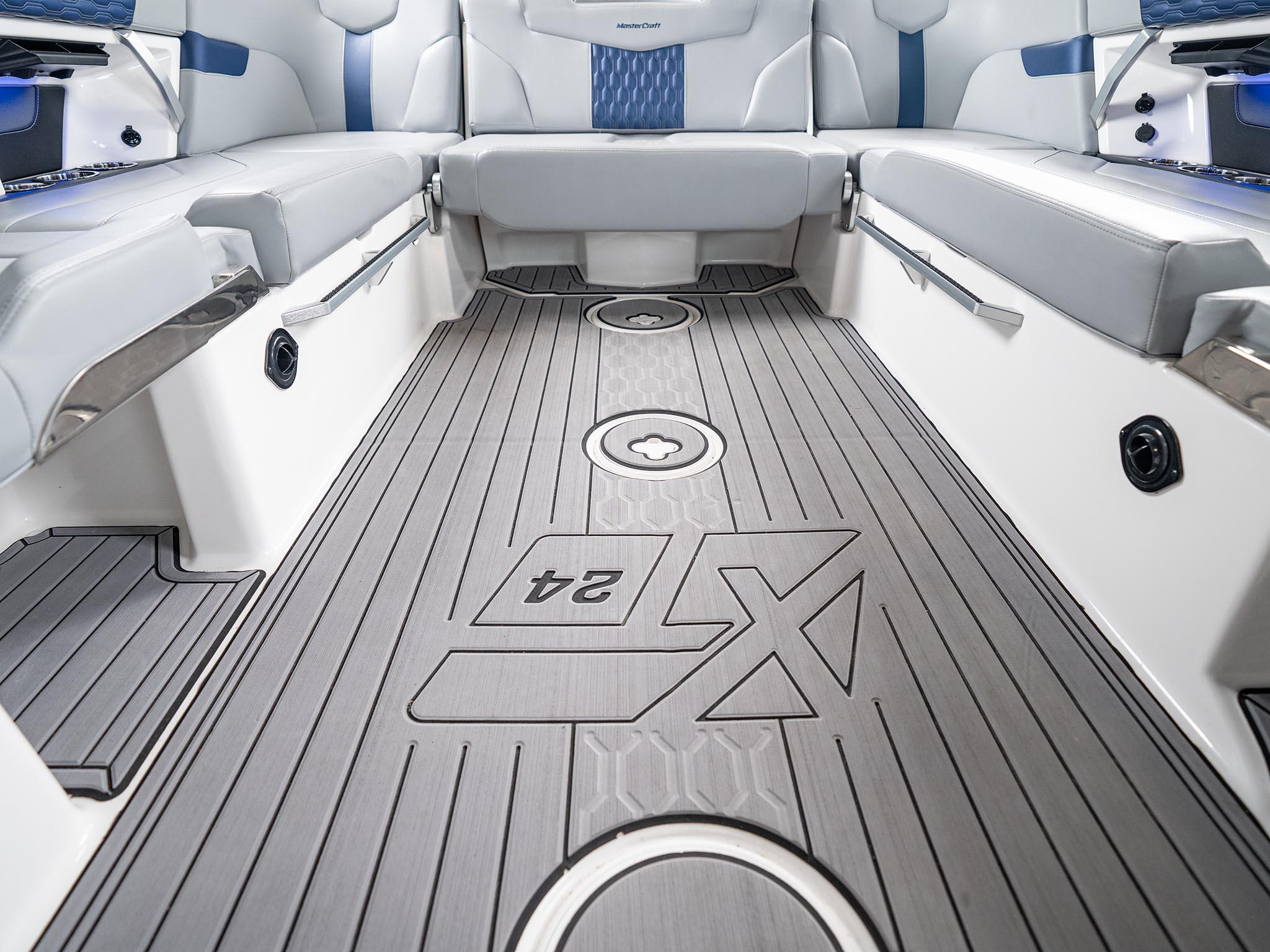 2023 Mastercraft XT24 – Bue Flake / White