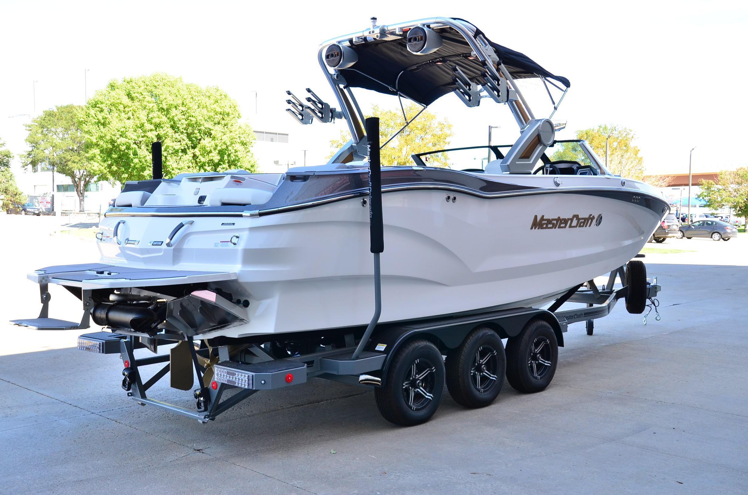 2024 MasterCraft X24 w/ 6.2 Ilmor SuperCharged - BLOWOUT PRICE! Engine! 2024 Model Year End Closeout!