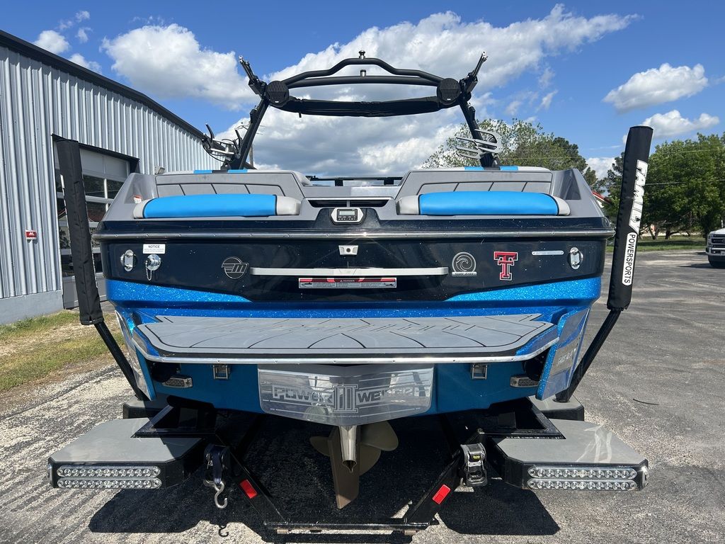 2022 Malibu Boats 23 LSV