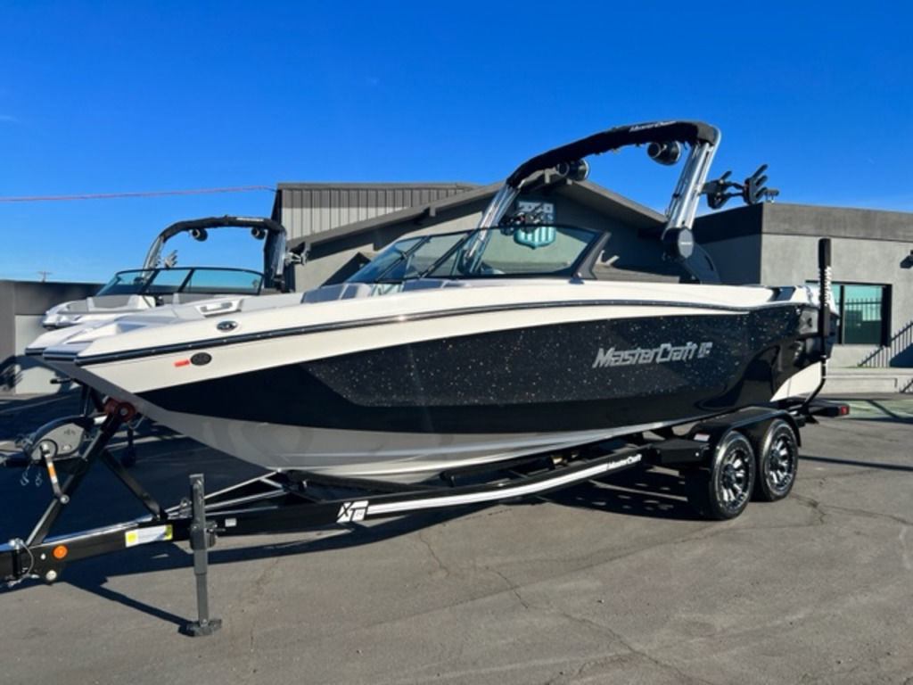 2024 Mastercraft XT24