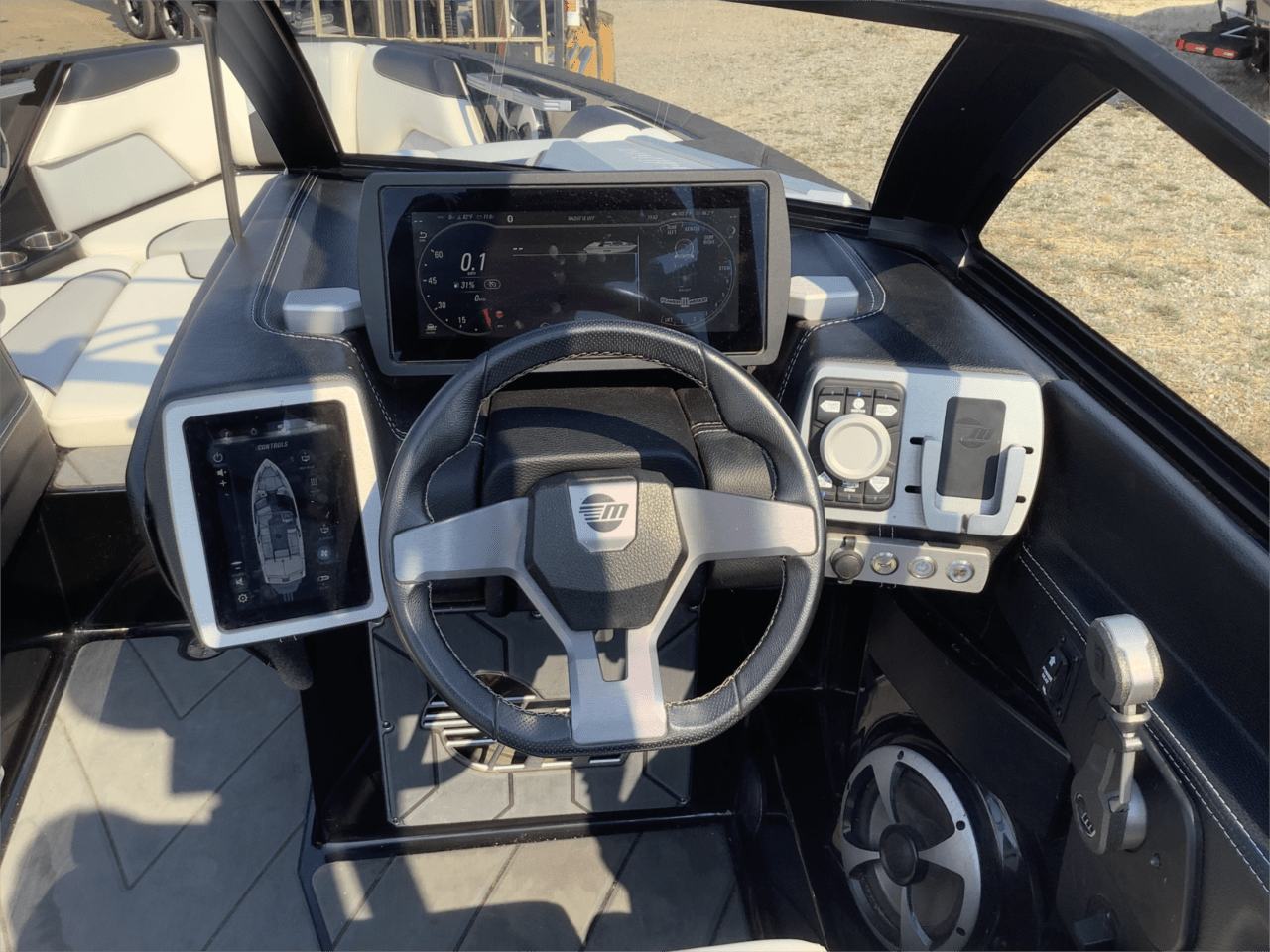 2020 Malibu 25 LSV