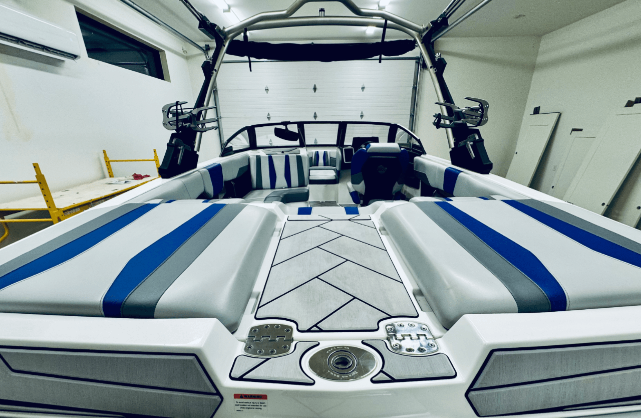 2023 Malibu 22 LSV Icon