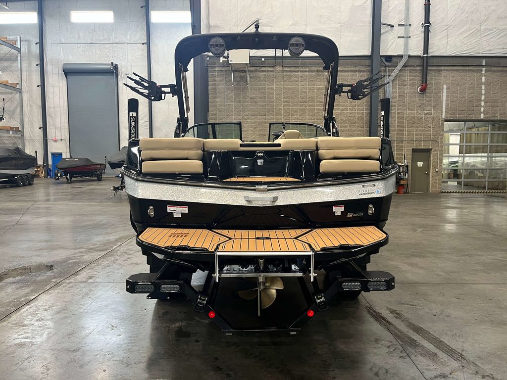 2024 MasterCraft XT22