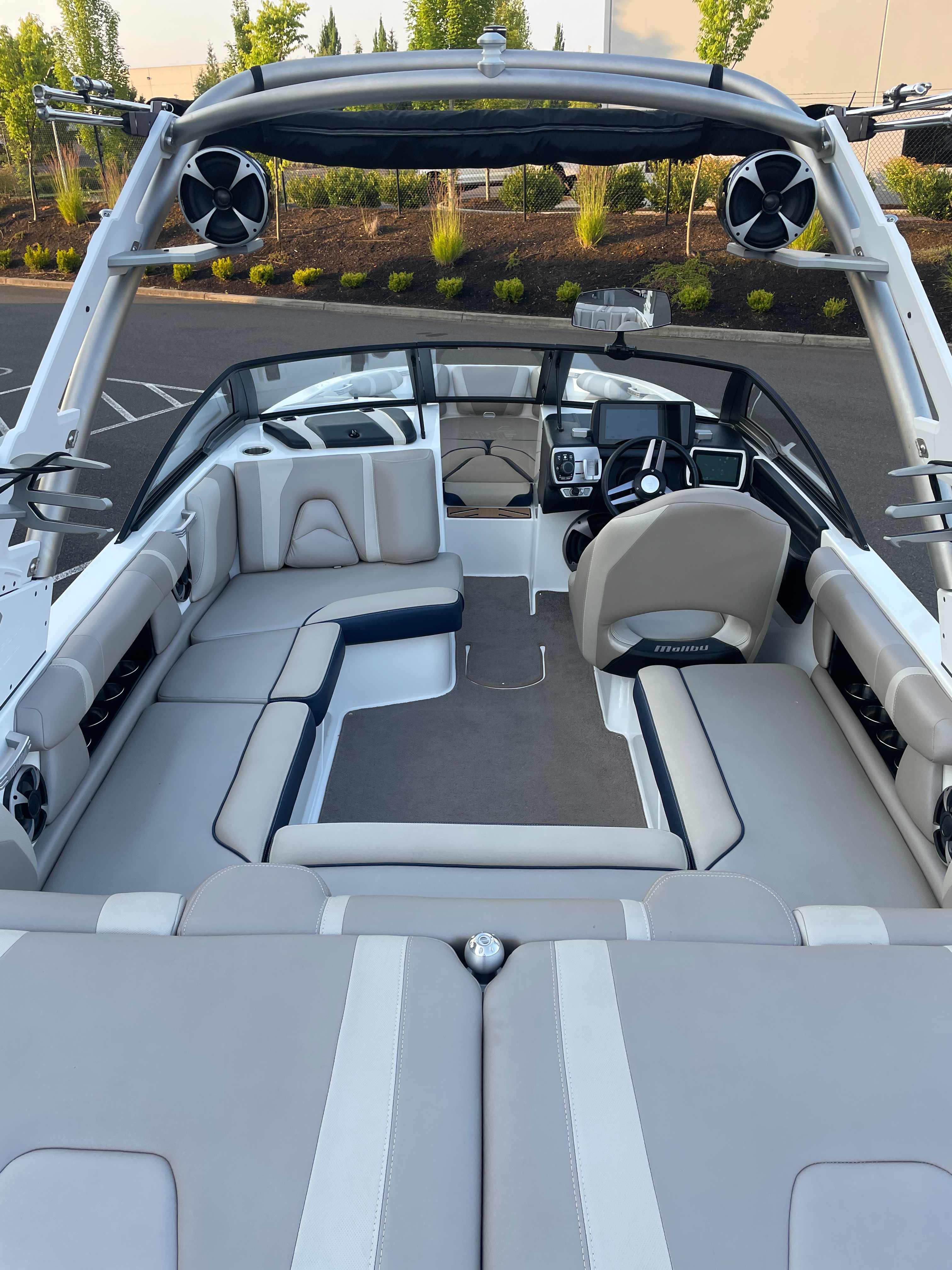 2017 Malibu Wakesetter VLX