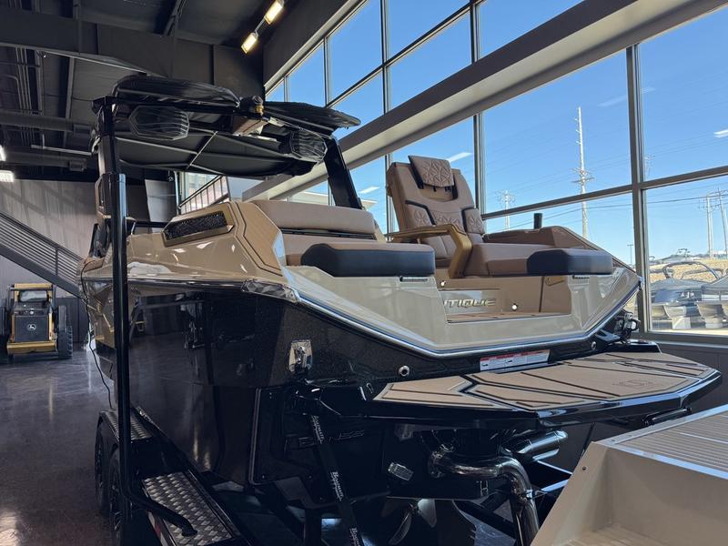 Nautique Boats G25 Paragon V-Drive 25 2025