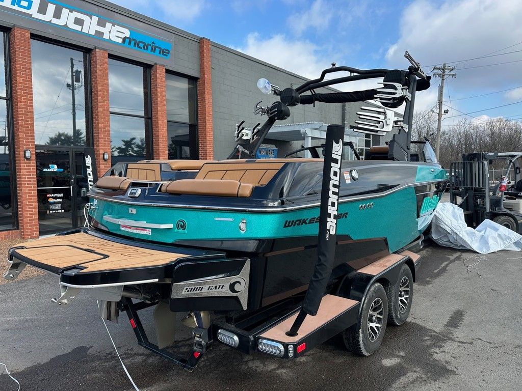 2022 Malibu Boats 23 LSV