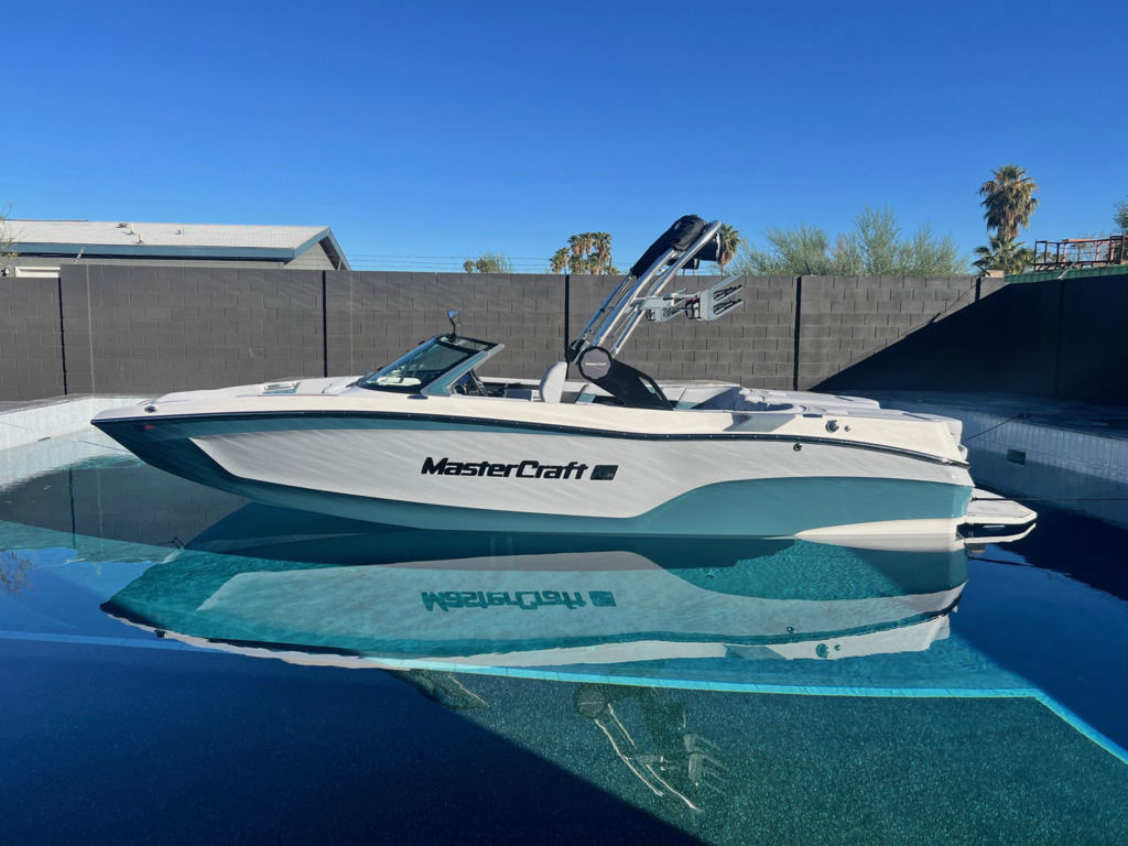 2025 Mastercraft XT22