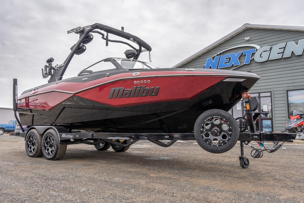 2024 Malibu Boats 22 LSV