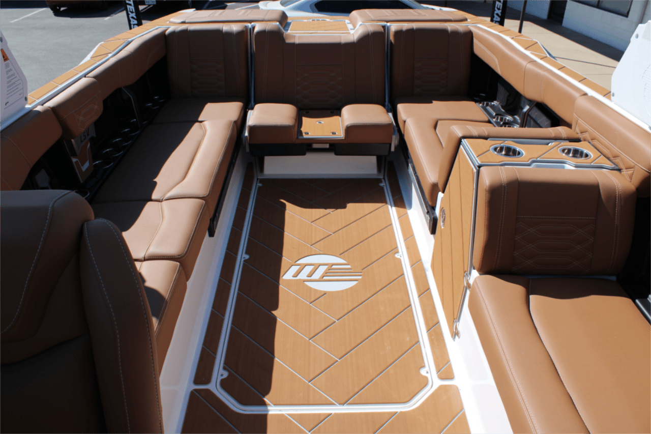 2025 Malibu 26 LSV
