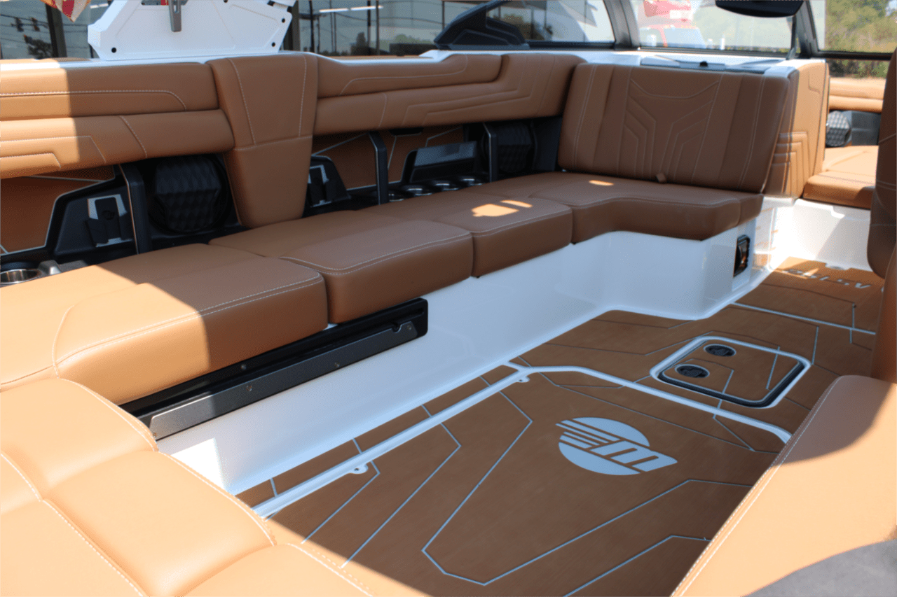 2025 Malibu 25 LSV