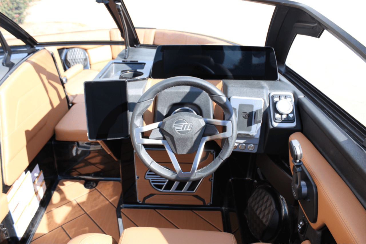 2025 Malibu 23 LSV