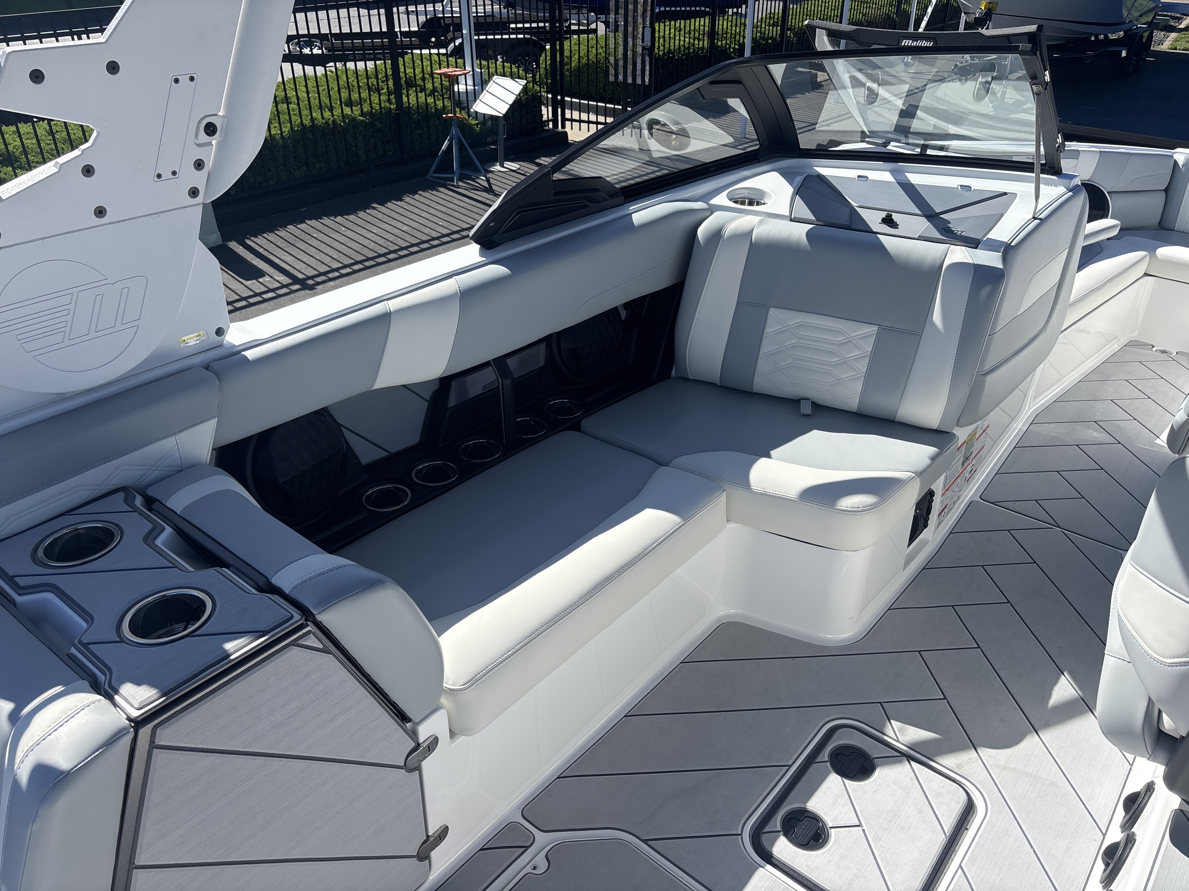 2024 Malibu 26LSV